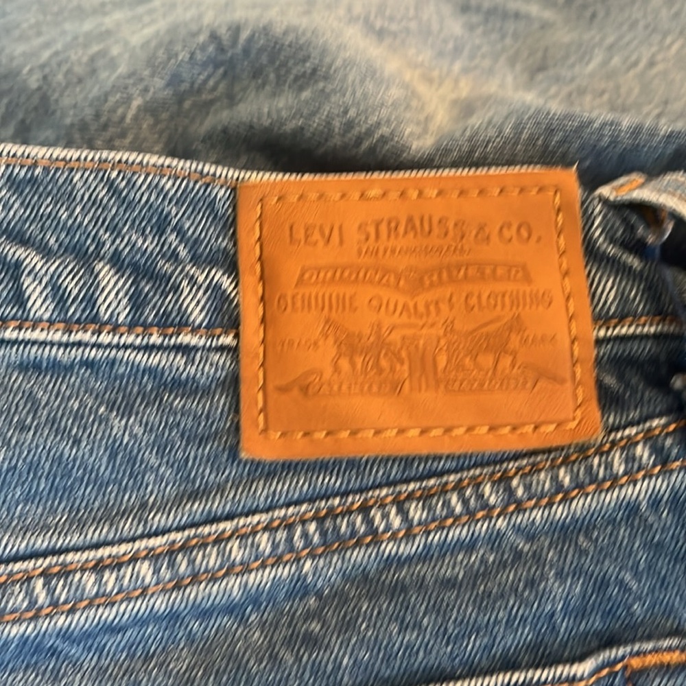 Levi’s Wedgie Straight - Picture 8 of 9